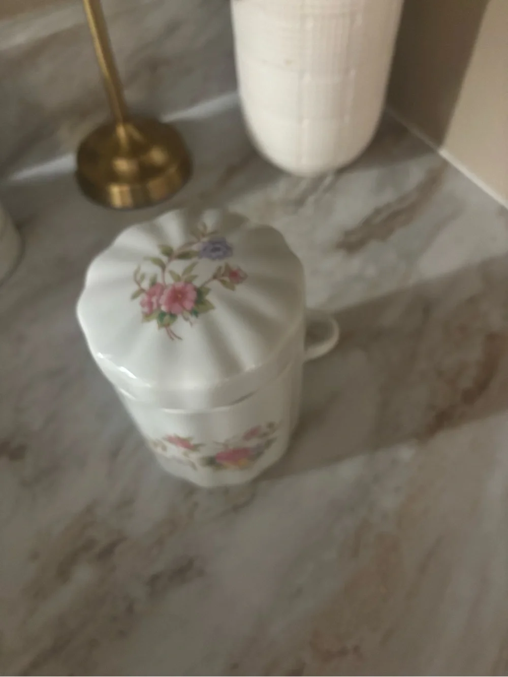 FTDA Vintage Floral Covered Porcelain canister ‎ with Lid